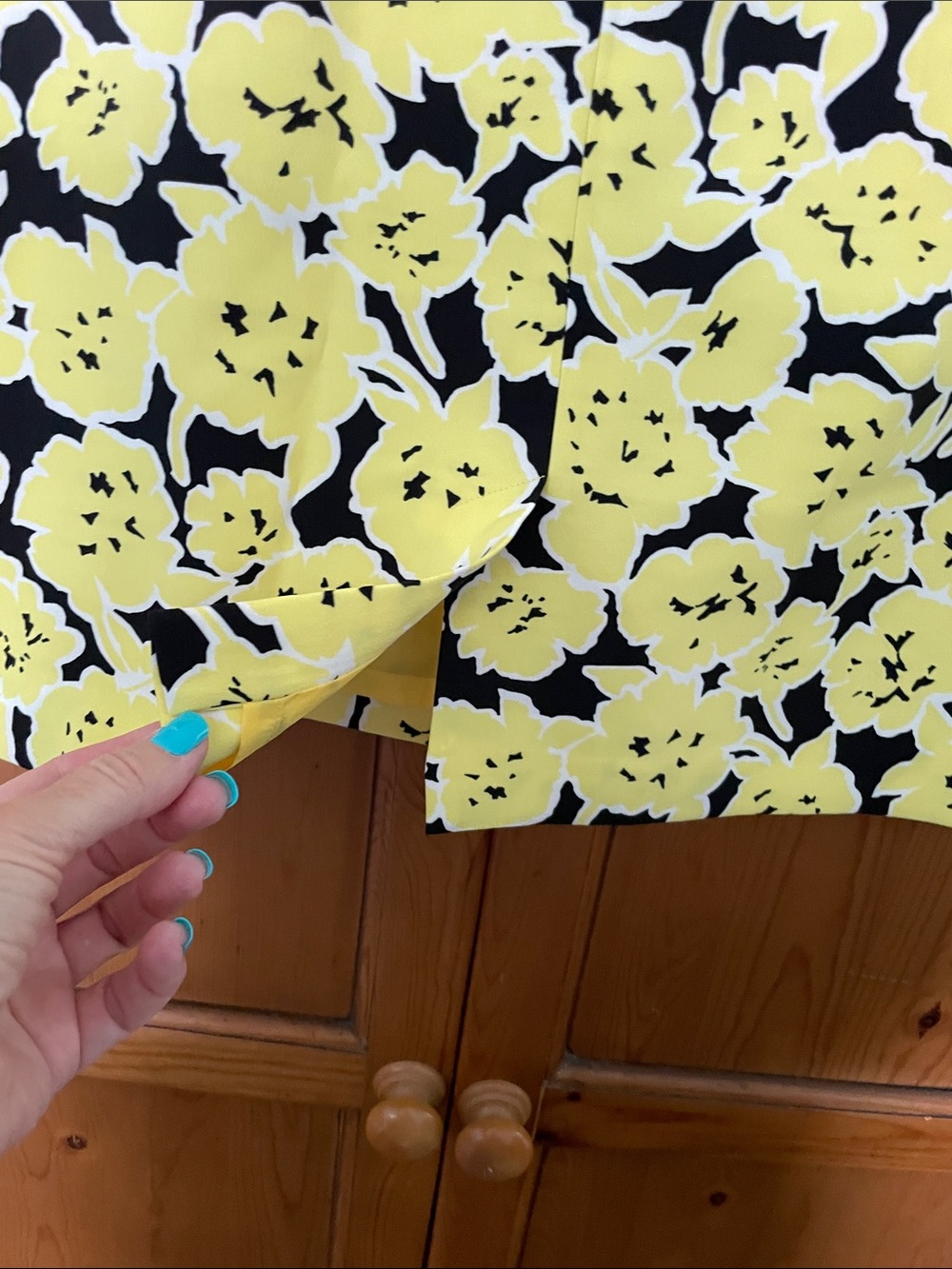 Nine West Black Pencil Skirt with Yellow Floral Print - Picture 4 of 5